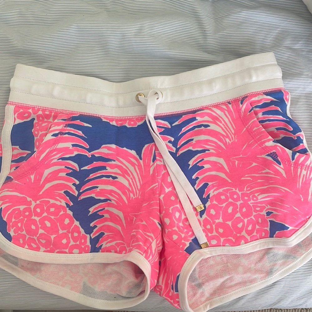 LILLY PULITZER CHRISSY BEACH SHORTS PINK PINEAPPLE